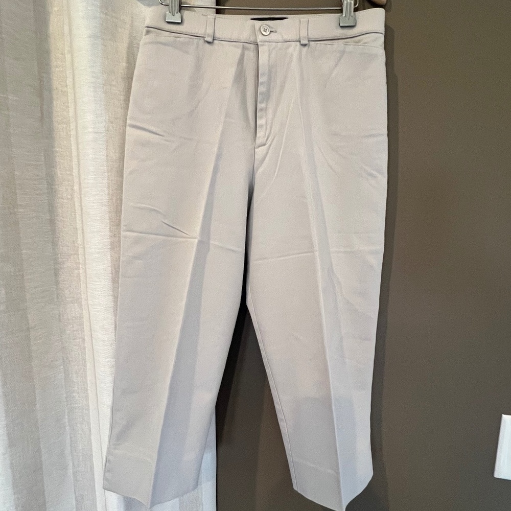 Women's Relativity Stretch Tan Capris, Size 8